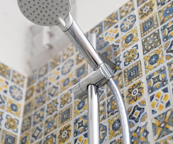 Myflat Lucy דירה *